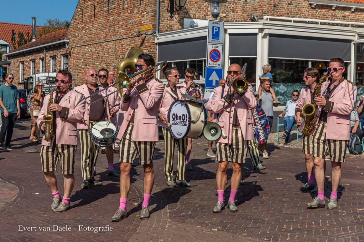 OhNo! Jazzband op straat in Domburg