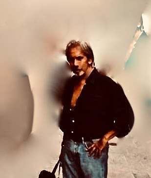 Portret van bassist Pino Presti in 2021.